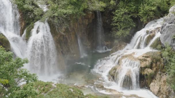 Slow Motion Clip Podstawy Wodospad Policzek Veliki Plitvice Jezior Parku — Wideo stockowe