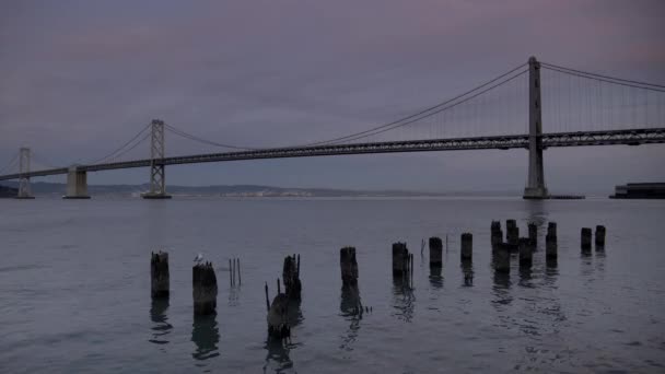 Atardecer Disparo Viejos Pilones Puente Bahía San Francisco Norte California — Vídeo de stock