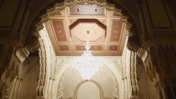 Inclinación Hacia Abajo Vista Del Interior Mezquita Hassan Casablanca Morroco — Vídeos de Stock