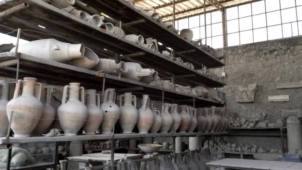 Zoom Antigua Ánfora Romana Exhibición Las Ruinas Pompeya Cerca Nápoles — Vídeos de Stock