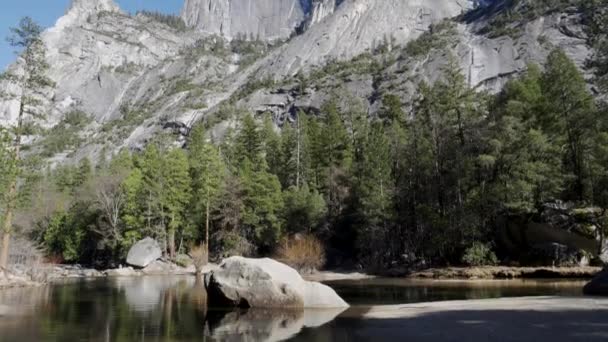 Inverno Inclinar Tiro Espelho Lago Meia Cúpula Parque Nacional Yosemite — Vídeo de Stock