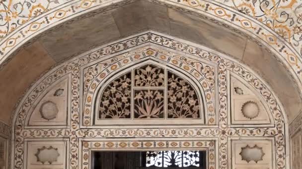 インドのアグラにあるレッドフォートにあるペルシェ宮殿の内部を — ストック動画