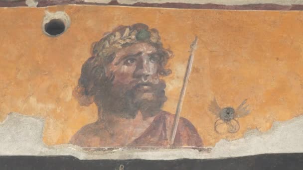 Napoli Yakınlarındaki Pompeii Harabelerinde Duvarda Asılı Bir Adamın Freski Var — Stok video