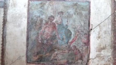 İtalya, Napoli yakınlarındaki Pompeii harabelerinde bir duvar resmine odaklan.