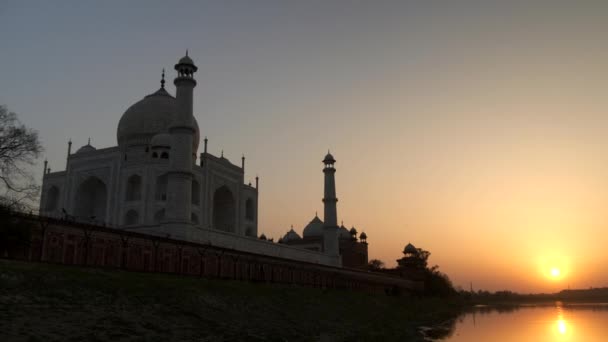 Zoom Tiro Pôr Sol Taj Mahal Rio Yamuna Agra Índia — Vídeo de Stock