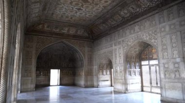 Hindistan, Agria 'daki Red Fort' ta bulunan Khas Mahal Palace 'ın iç klibi.