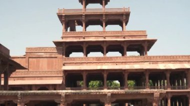Pancha Mahal Sarayı 'nın yakın virajı Şişko Sikri' de, Hindistan, Agria yakınlarında.