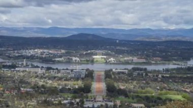 Avustralya 'nın başkenti Avustralya' daki ainslie Dağı 'ndan gelen Canberra' nın bahar sabahı zamanı.