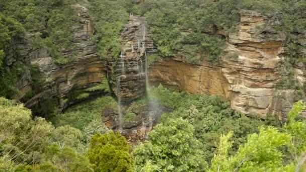 澳大利亚 斯库尔州 从王子们的岩石观望中 从广阔的角度观察温特沃斯瀑布 — 图库视频影像