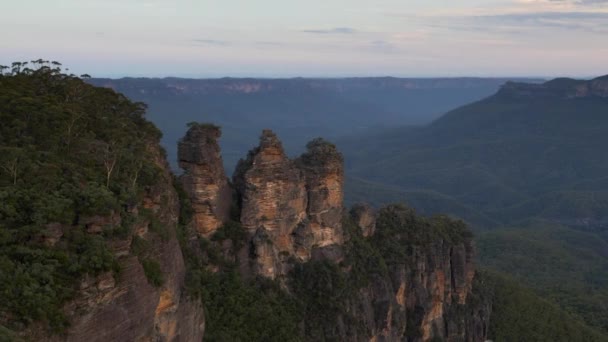 三个姐妹在澳大利亚卡托姆巴回声点上的日落盘 — 图库视频影像