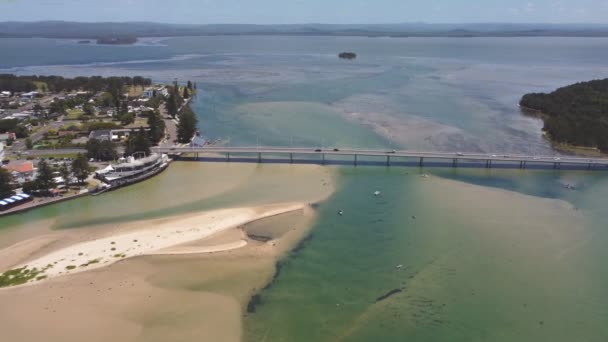 Luftdøgn Som Nærmer Seg Skudd Inngangsbroen Nsw Sentrale Kysten Australia – stockvideo