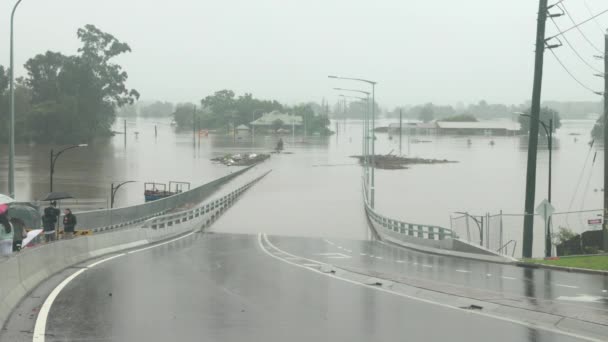 Nouveau Pont Vent Sous Les Eaux Inondation Rivière Hawkesbury Pendant — Video