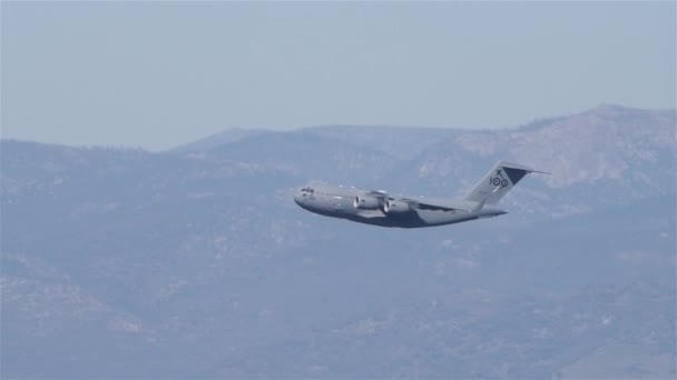 Zpomalený Boční Pohled Letadlo Raaf 17A Globemaster Iii Letící Během — Stock video