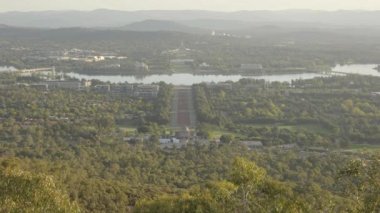Canberra 'nın sonbahar öğleden sonra manzarası. ainslie Dağı' ndan, Avustralya.