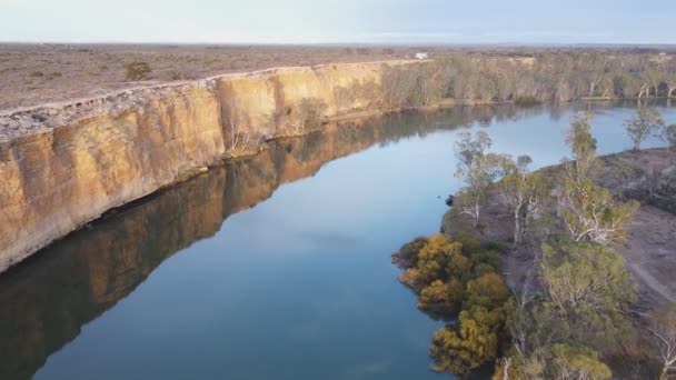 Aerial Shot Cliffs Murray River Big Bend South Australia Facing — Stock Video