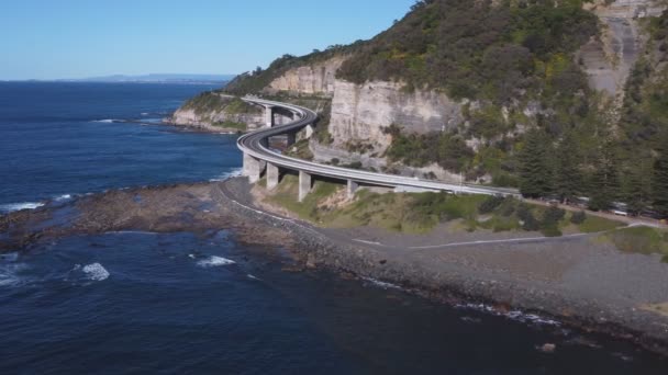 Κεραία Θέα Προς Νότια Της Γέφυρας Του Θαλάσσιου Βράχου Ενώ — Αρχείο Βίντεο