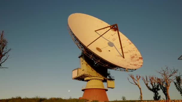 Увеличение Масштаба Заката Исторической Станции Спутника Земли Карнарвоне Западной Австралии — стоковое видео