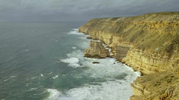 澳大利亚西部卡尔巴里国家公园的一个暴风雨的下午 岛上的岩石 — 图库视频影像