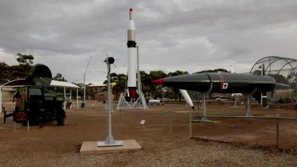 Pánev Historické Ozbrojené Modré Ocelové Rakety Raketovém Parku Woomera Jihu — Stock video