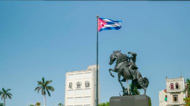 HAVANA, CUBA - 12 Haziran 2022 Eski Havana, Küba 'da 13 Mart' ta Jose Marti heykelinin yakın çekimi