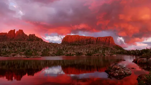 Incredible Red Sunset Geryon Acropolis Labyrinth Cradle Mountain Lake Clair Stock Photo