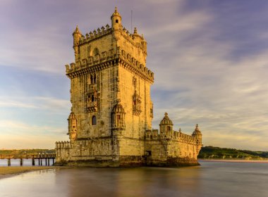 LISBON, PORTUGAL - APRIL, 27, 2023: Torre de Belem Tower 'ın günbatımı