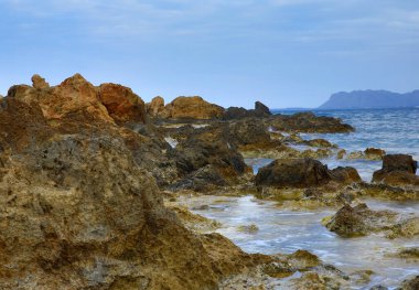 Girit 'teki plaj güzel renklerle