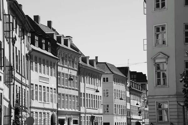 Χαμηλή Γωνία Άποψη Των Παλαιών Κτιρίων Στην Κοπεγχάγη Κατά Διάρκεια — Φωτογραφία Αρχείου