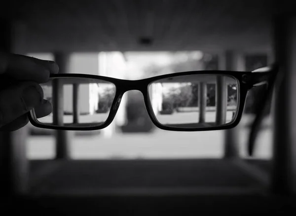 Beskurna Handhållna Glasögon Tunneln — Stockfoto