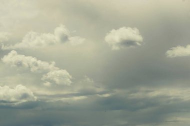 Gökyüzünde bir grup bulut