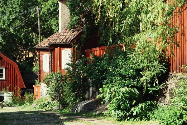 Κόκκινα Παλιά Παραδοσιακά Κτίρια Στη Σουηδία Κατά Διάρκεια Του Καλοκαιριού — Φωτογραφία Αρχείου