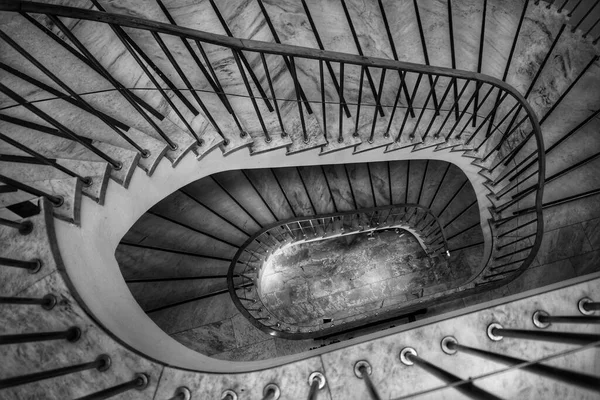 Vue Grand Angle Escalier Colimaçon Noir Blanc — Photo