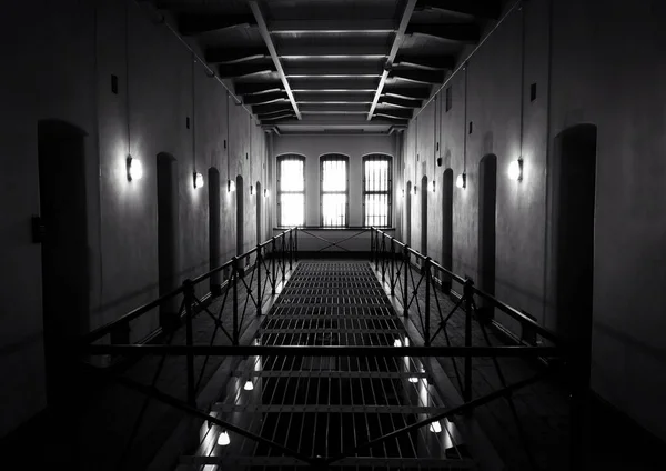 Imagem Preto Branco Dentro Uma Antiga Prisão — Fotografia de Stock