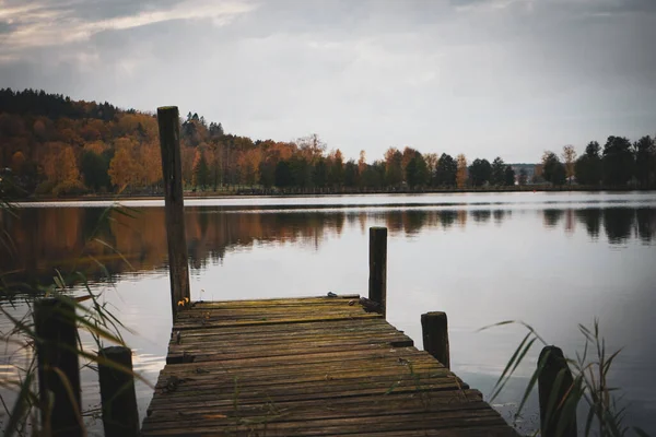 Живописный Вид Озера Небо Осенью — стоковое фото