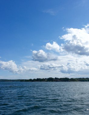 Görünümü, denize karşı mavi gökyüzü