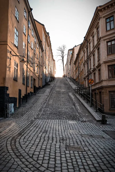 Пустой Переулок Среди Зданий Городе Вечернее Время — стоковое фото
