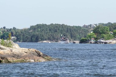 Gökyüzüne karşı takımadanın manzarası