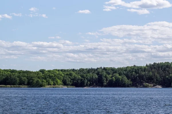 Vista Panorâmica Lago Contra Céu Durante Verão — Fotografia de Stock