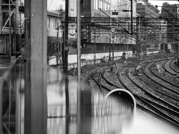 Caminho Ferro Cidade Durante Dia Chuvoso — Fotografia de Stock