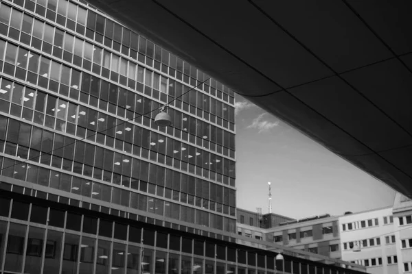 Moderne Gebäude Einer Stadt Schwarz Weiß — Stockfoto
