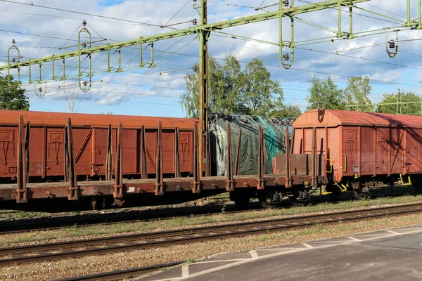 Régi Teherautók Vasúti Síneken Nyáron — Stock Fotó