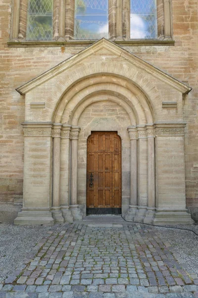 Vecchio Edificio Pietra Con Cancello — Foto Stock
