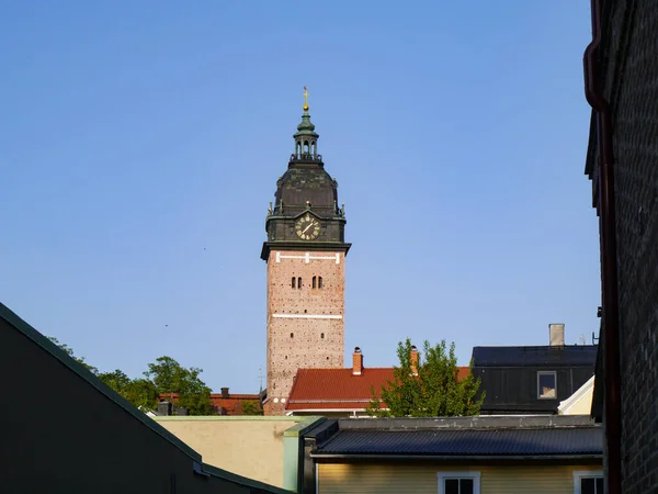 Nízký Úhel Pohledu Věž Kostela Proti Obloze — Stock fotografie