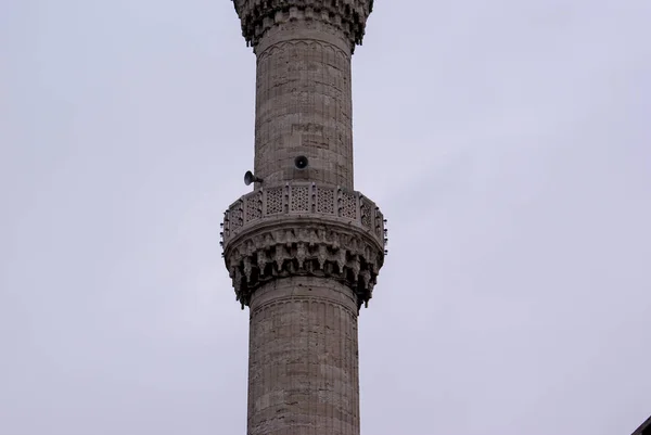 Niedriger Blickwinkel Auf Einen Turm Gegen Den Himmel — Stockfoto