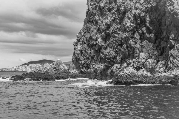 Живописный Вид Море Горе Фоне Неба — стоковое фото