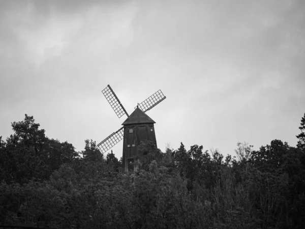 Ветряная Мельница Черно Белом — стоковое фото