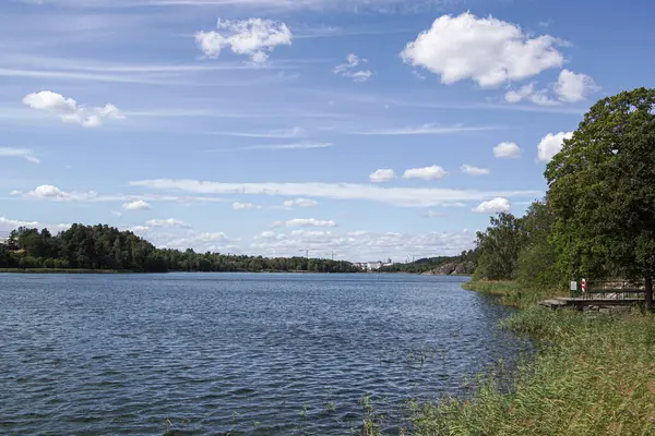 Naturskön Utsikt Över Sjön Mot Himlen — Stockfoto