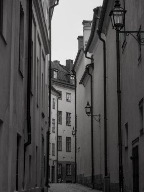 Şehirdeki binaların düşük açılı görüntüsü