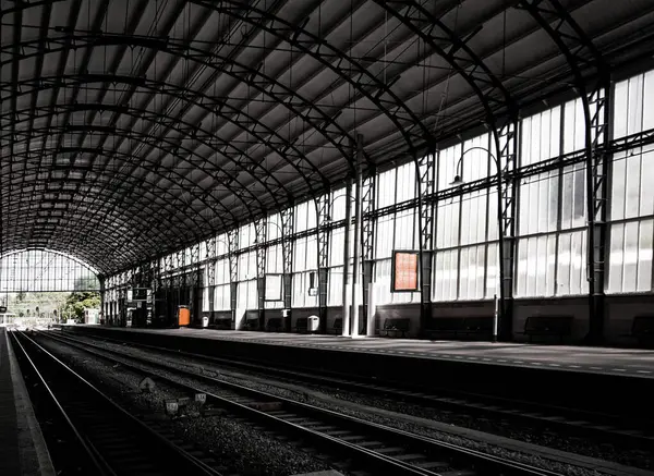 Bir tren istasyonu manzarası 