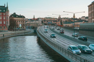 Stockholm 'de bir şehir yolu manzarası